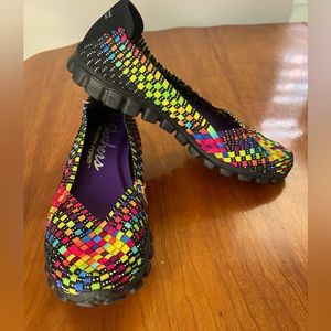 New Sketchers lightweight memory foam flats- without box never worn